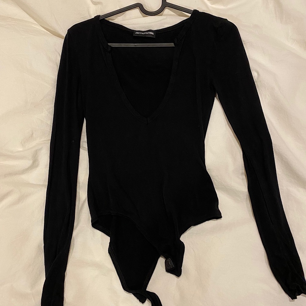 Pretty Little thing low neck body suit long